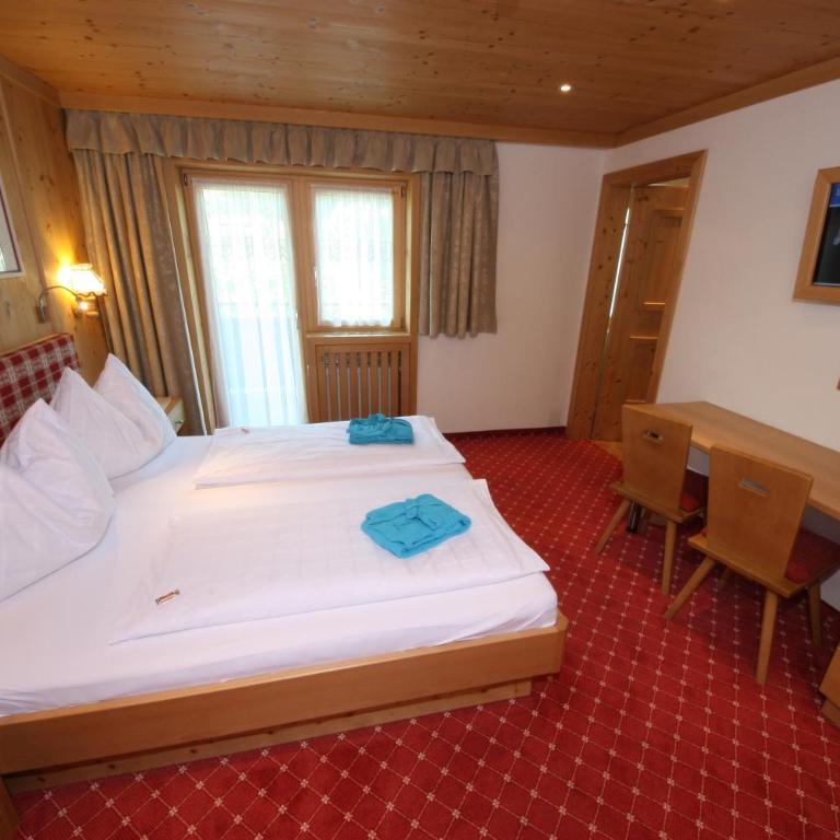 Hike & Bike, Wellness & Ski Guesthouse TALHEIMER since 1958 inklusive Therme TAUERN SPA & Jokercard - Studio mit Balkon - 12