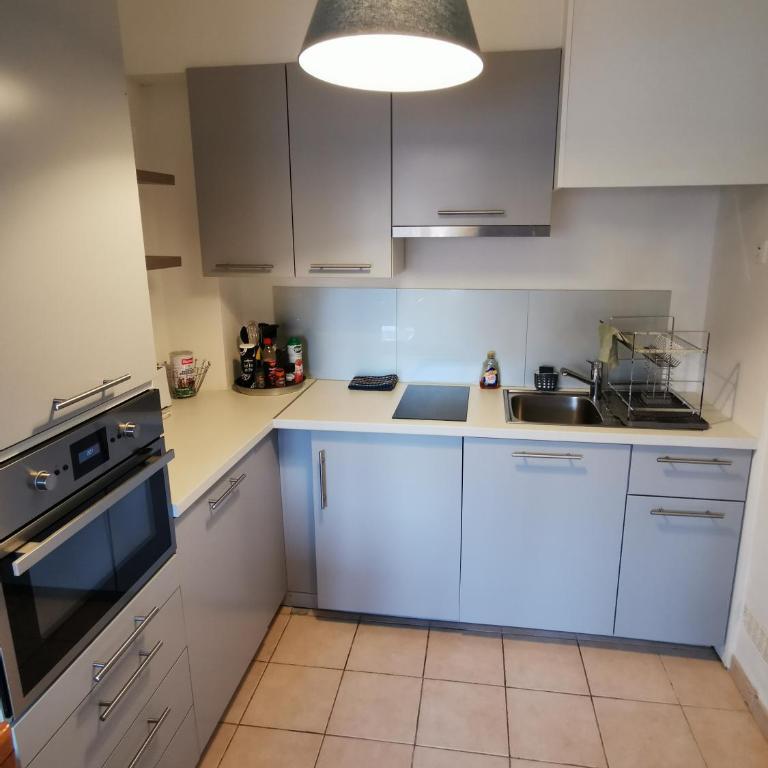 STUDIO 2 étoiles Rénové Proche des THERMES - Appartement 1 Chambre - 14