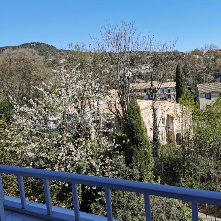 STUDIO 2 étoiles Rénové Proche des THERMES - Appartement 1 Chambre - 28