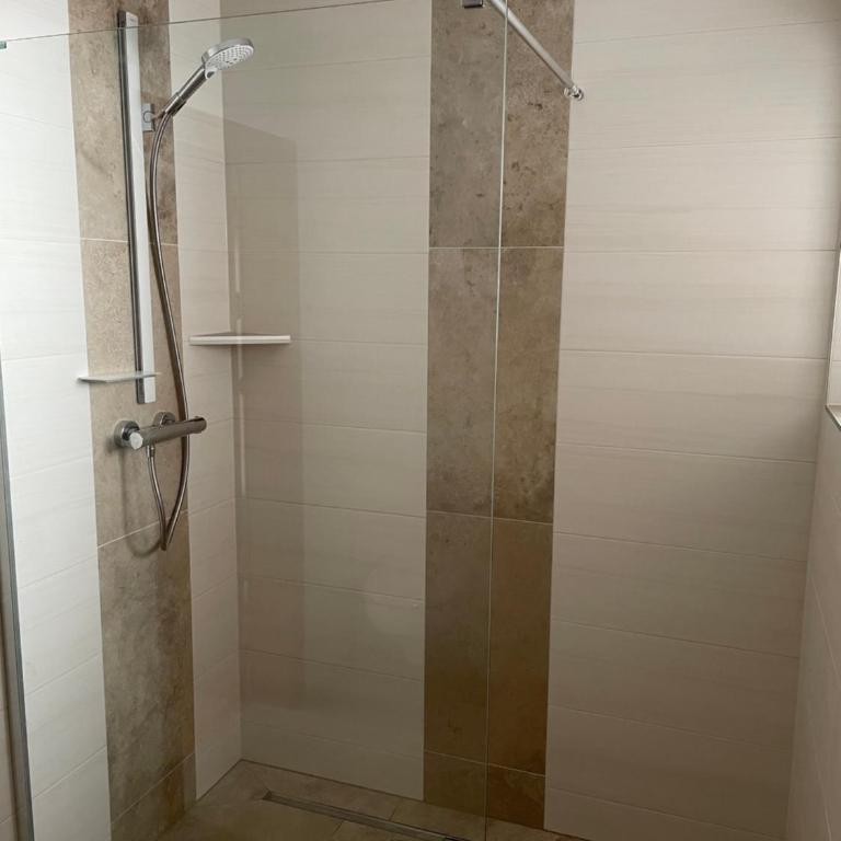 Alm-Apartments - Apartment mit 2 Schlafzimmern und Balkon - 11