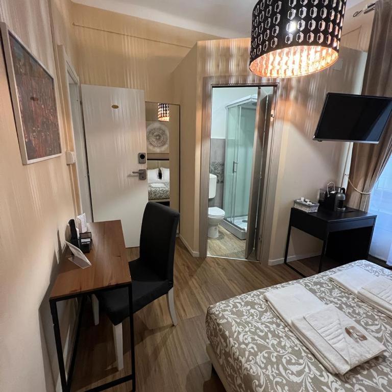 Domus La Foce Hotel - Camera Matrimoniale/Doppia con Letti Singoli con Bagno Privato - 9
