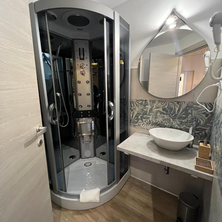 Domus La Foce Hotel - Camera Matrimoniale/Doppia con Letti Singoli con Bagno Privato - 9