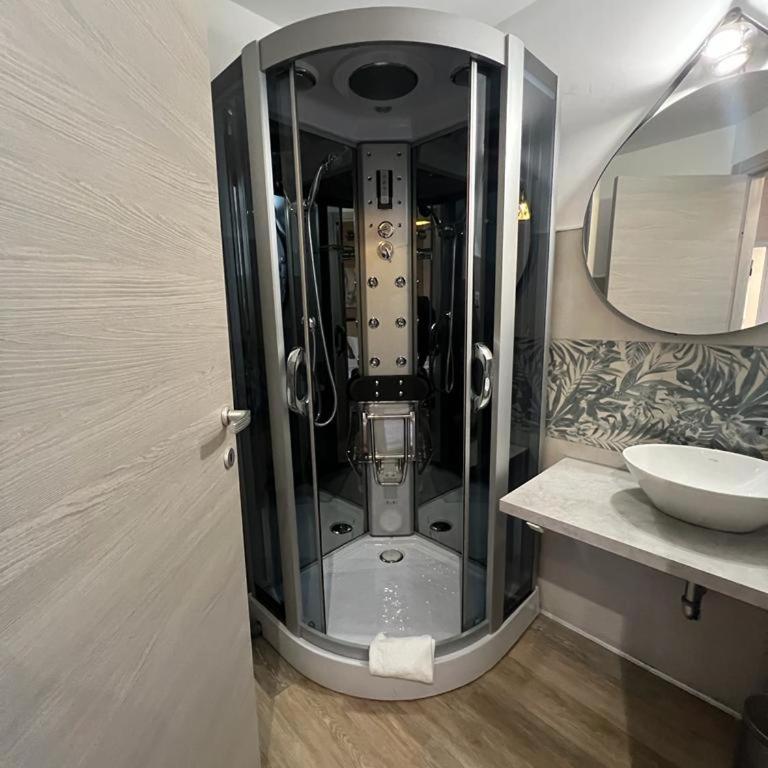 Domus La Foce Hotel - Camera Matrimoniale/Doppia con Letti Singoli con Bagno Privato - 10