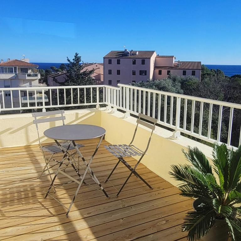 Bel appartement à 200m de la mer! - Appartement 2 Chambres - 6