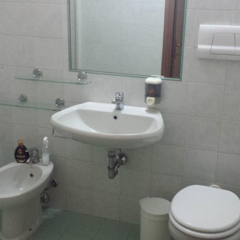 B&B Ai Prati - Camera Doppia con Letti Singoli con Bagno Privato - 6