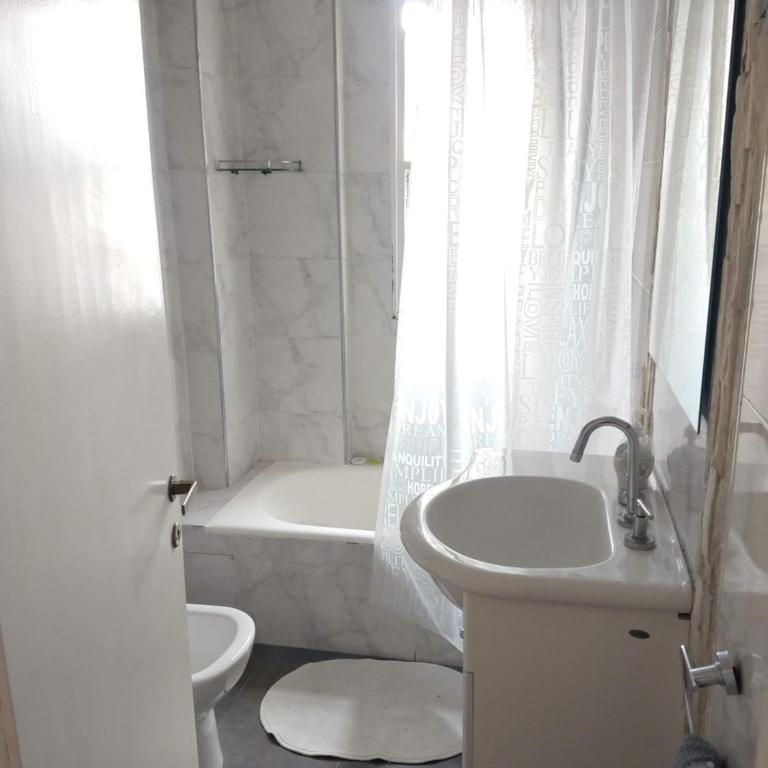 Cómodo y luminoso, 1 dormitorio, cocina, balcón - Apartamento de 1 dormitorio - 7
