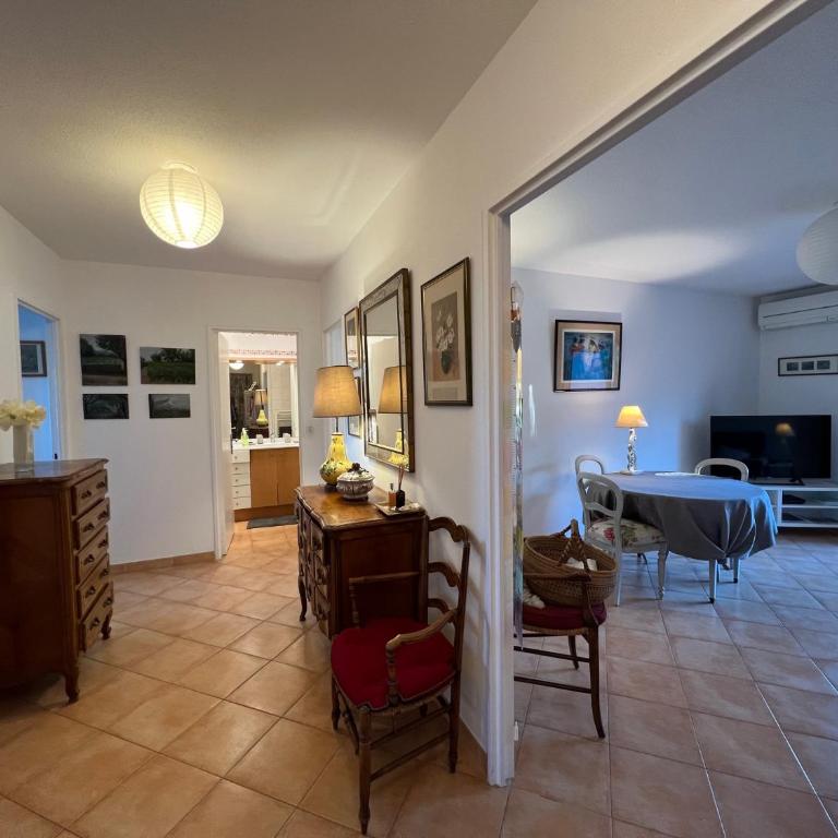 Les Collines d'Estanove, charming, bright, calm place with pool - Apartment mit Gartenblick - 4