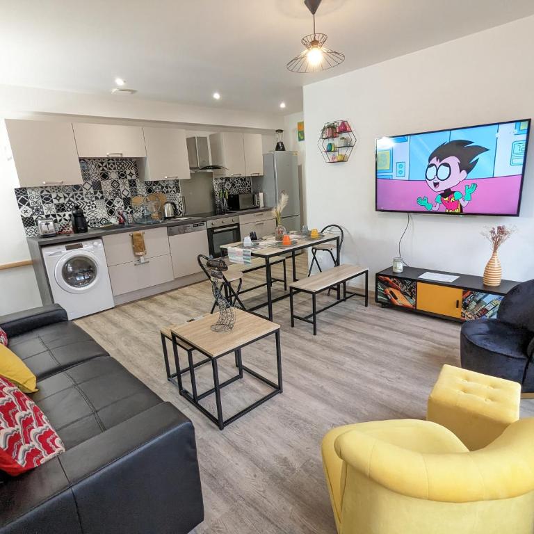 Beau-Jean, Un Cocon Sympa 5 min à Pied du Centre-Ville, Parking Privé, à 10 min du CHU - Appartement 3 Chambres - 41