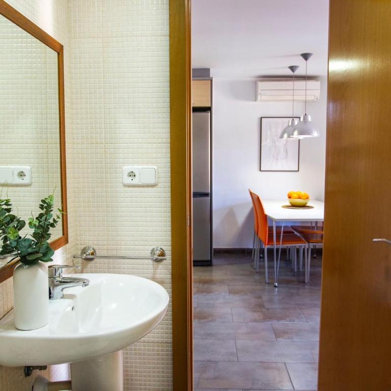 Apartamento a 50 metros de la playa, Luminoso y acogedor - Apartamento de 2 dormitorios - 24