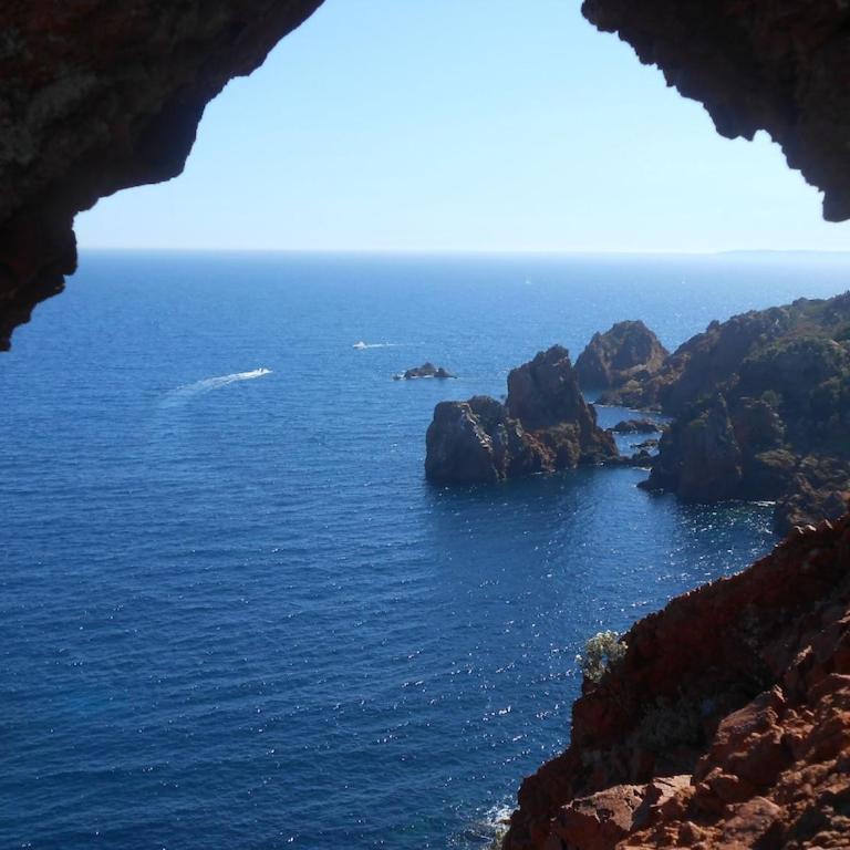 AGAY, Cap Esterel, magnifique vue mer panoramique et Esterel, terrasse, piscines, parking, dernier étage, 3 étoiles - Appartamento con 1 Camera da Letto - 22