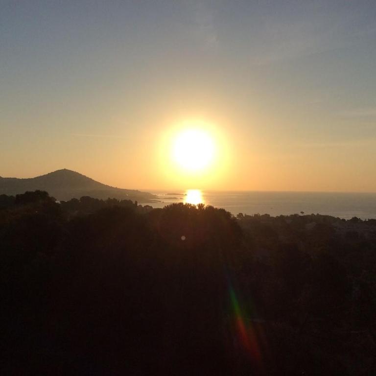AGAY, Cap Esterel, magnifique vue mer panoramique et Esterel, terrasse, piscines, parking, dernier étage, 3 étoiles - Appartamento con 1 Camera da Letto - 25