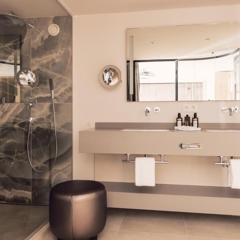 Hotel Schöne Aussicht - Junior Suite West - 1