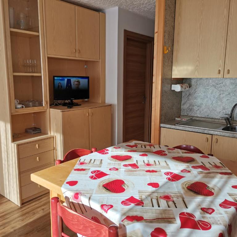 Trilocale nuovo in montagna, passeggiate e relax! - Two-Bedroom Apartment - 2