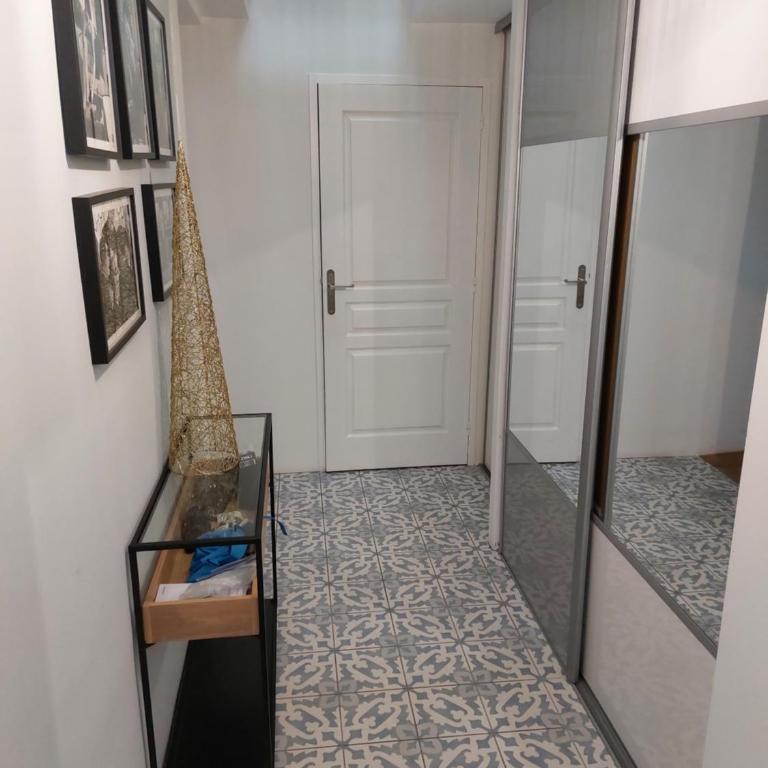 Maison familiale centre ville avec Parking - Villa - Vue sur Jardin - 4