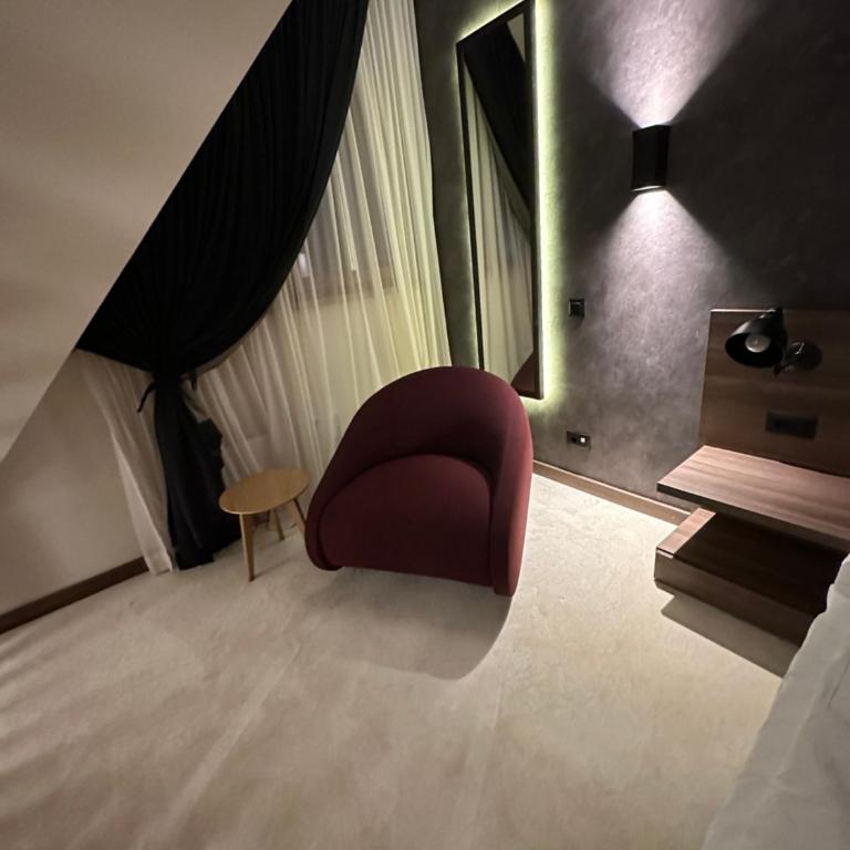 Woodside Lux Duplex - One-Bedroom Apartment - 41
