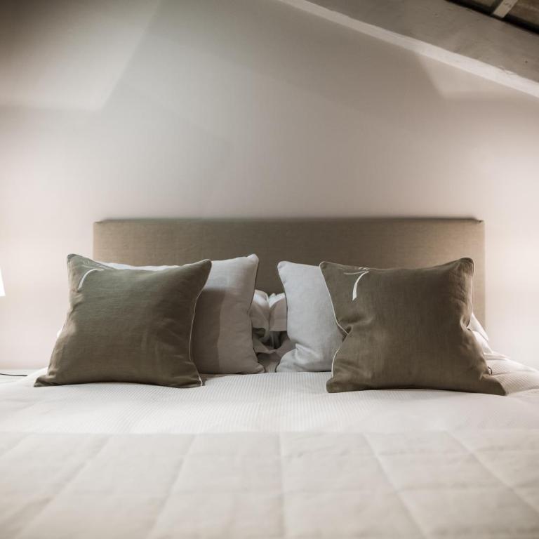 Seven Historical Suites - One-Bedroom Apartment - 7