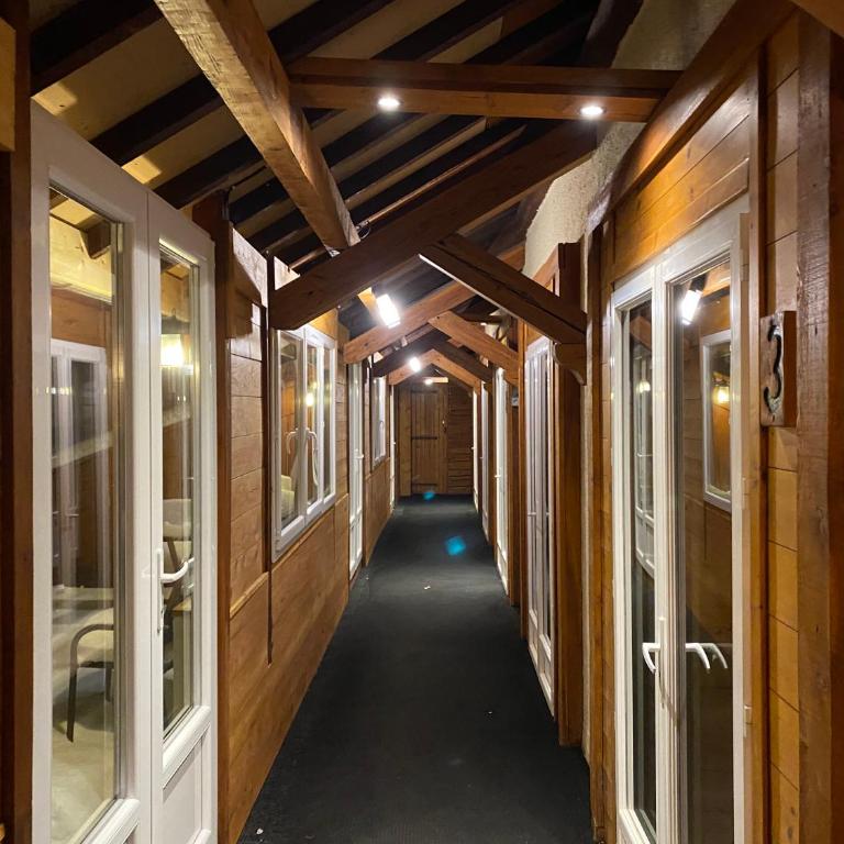 Logis Hôtel Les Autanes & Spa - Chambre Double avec Terrasse - Bâtiment Annexe - 5