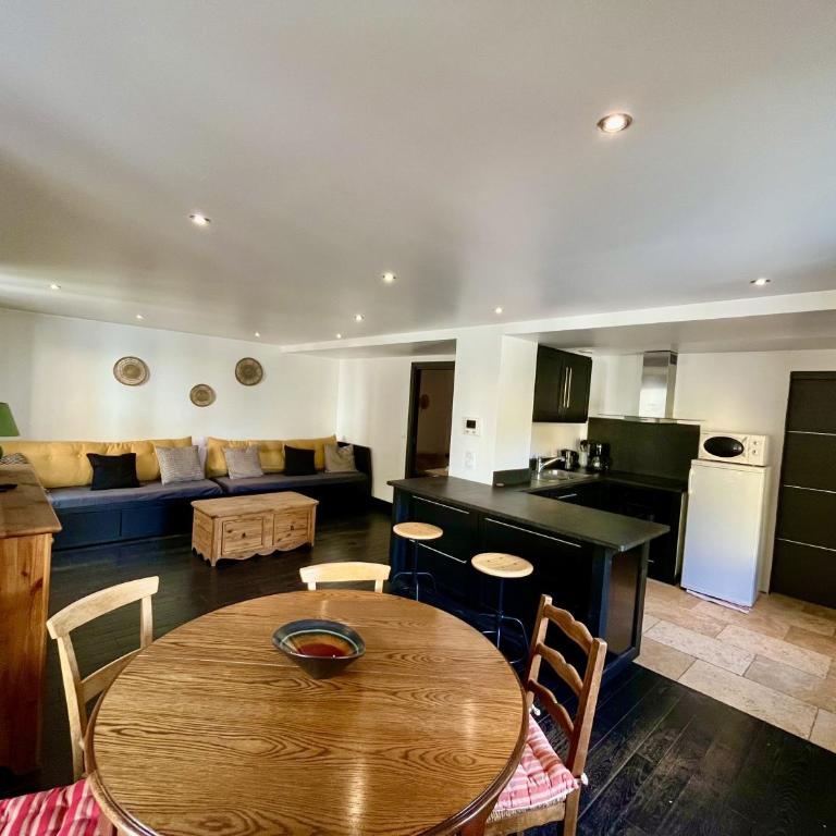 Appartement 6 personnes, les 3 vallées, près des Thermes - Appartement 1 Chambre - 4