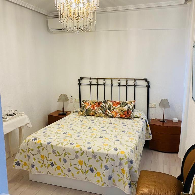 Pensión Antonio Guesthouse - Double or Twin Room - 12