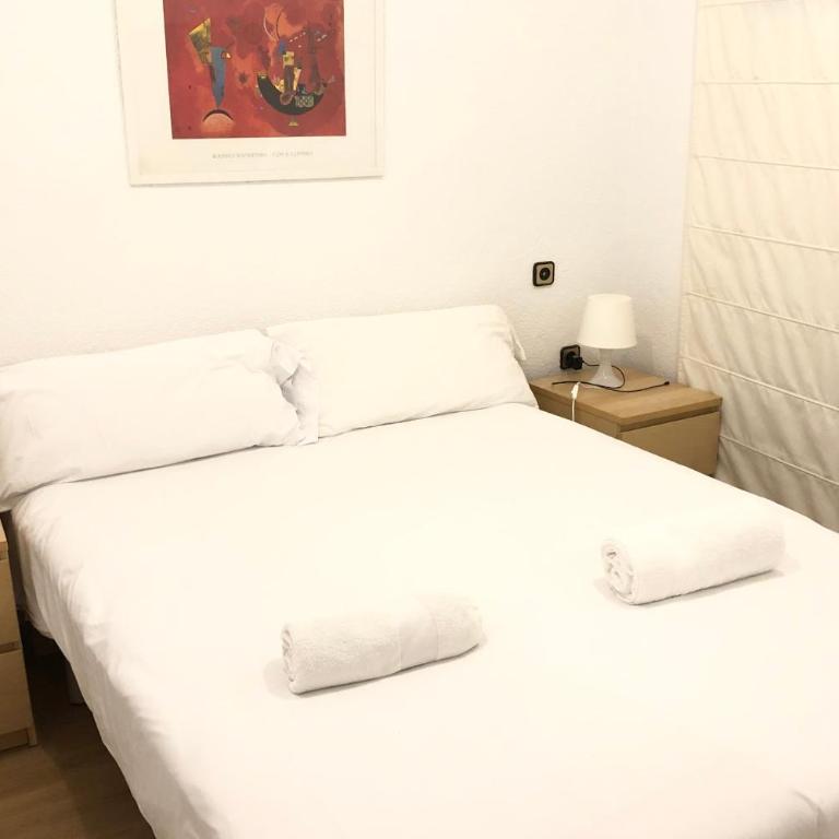 NEW! Cute apartment near metro - One-Bedroom Apartment - 1