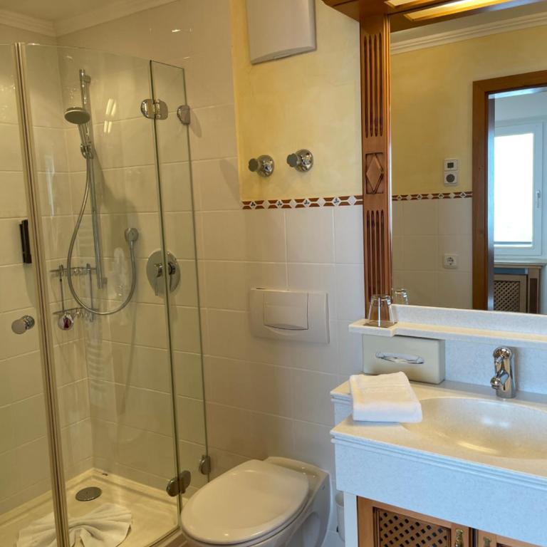 Wohlfühlhotel Berwanger Hof - Doppelzimmer Sonnenblick (Haupthaus) - 4