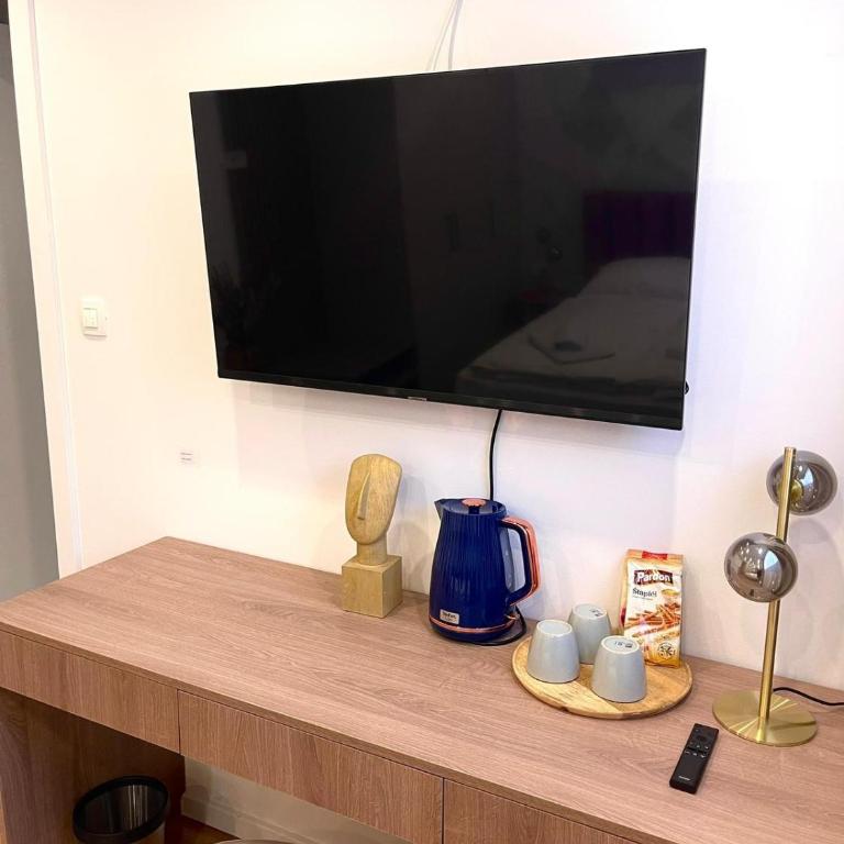 Lux City Apartments & Rooms - Dvokrevetna Soba sa Bračnim Krevetom - 2