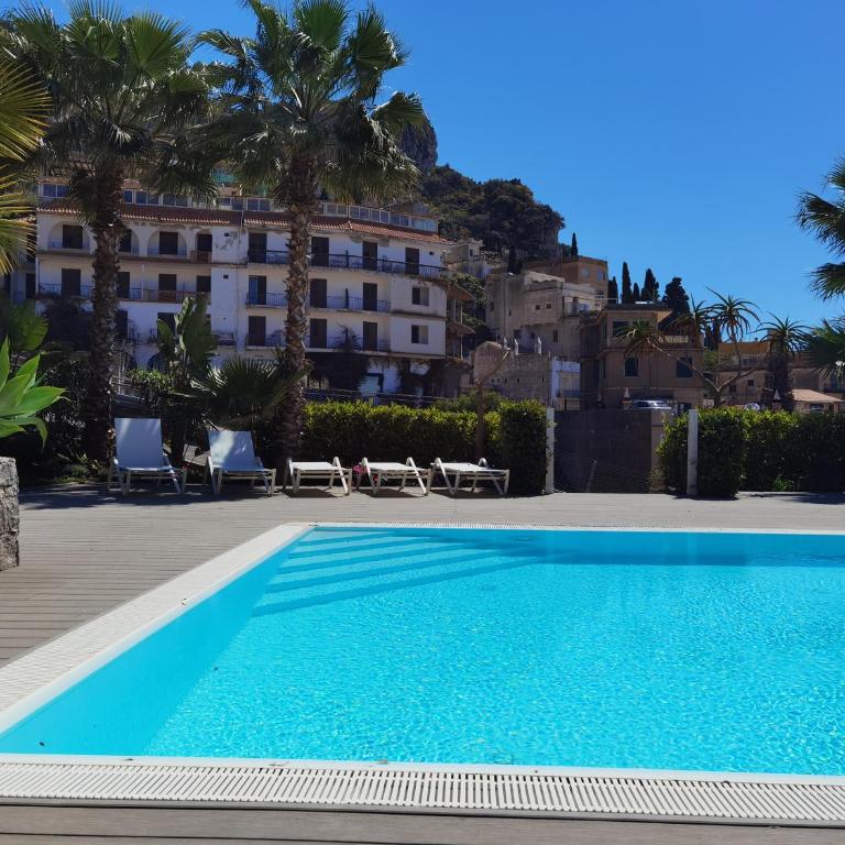 Venere - Taormina Minerva Luxury Apartment by Taormina Holidays - Two-Bedroom Apartment - 4