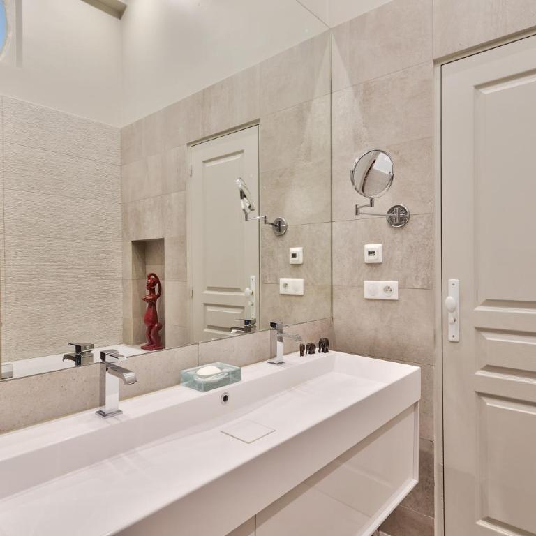 Appartement de luxe 4 étoiles sur Île Saint-Louis - 115 m2 - Calme et spacieux - Appartement 2 Chambres - 11