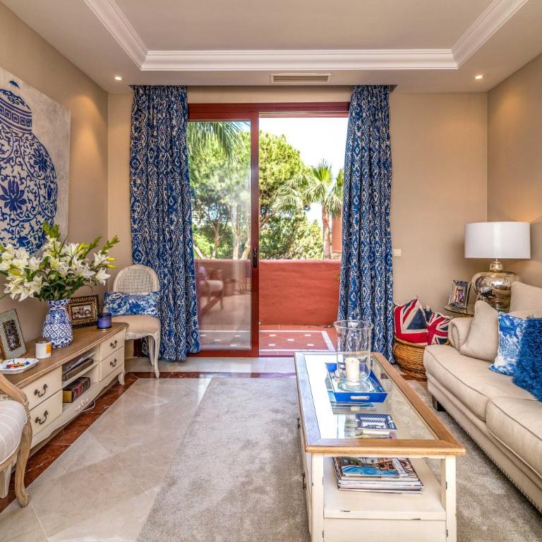 Luxury 2-Bed Apartment Elviria - Pool Sauna & gym - Apartment - 1