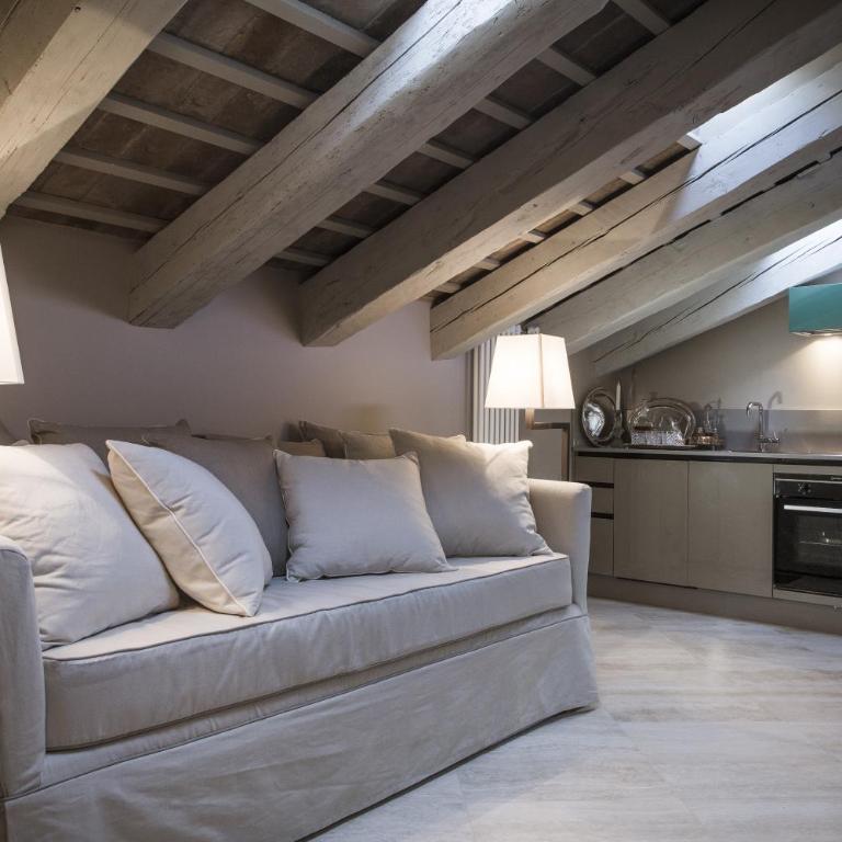 Seven Historical Suites - One-Bedroom Apartment - 2
