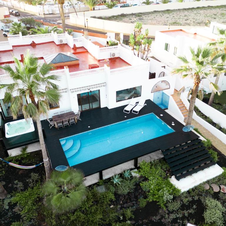 Villa Los Flamencos by Veaco- Beachfront & pool - Villa - Beach Front - 1