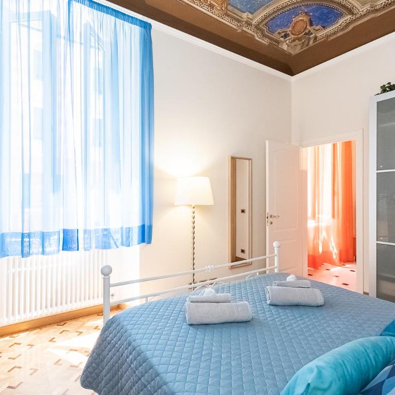 PIAZZA DUOMO - Appartamento con 2 Camere da Letto - 2