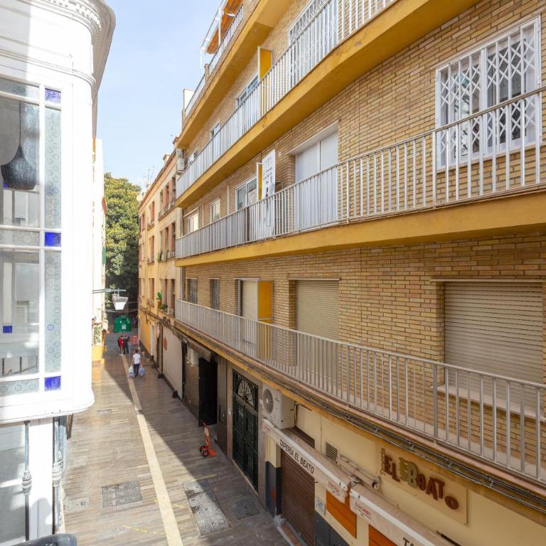 Wonderful apartment with three bedrooms and two bathrooms in the center - Apartamento - 42