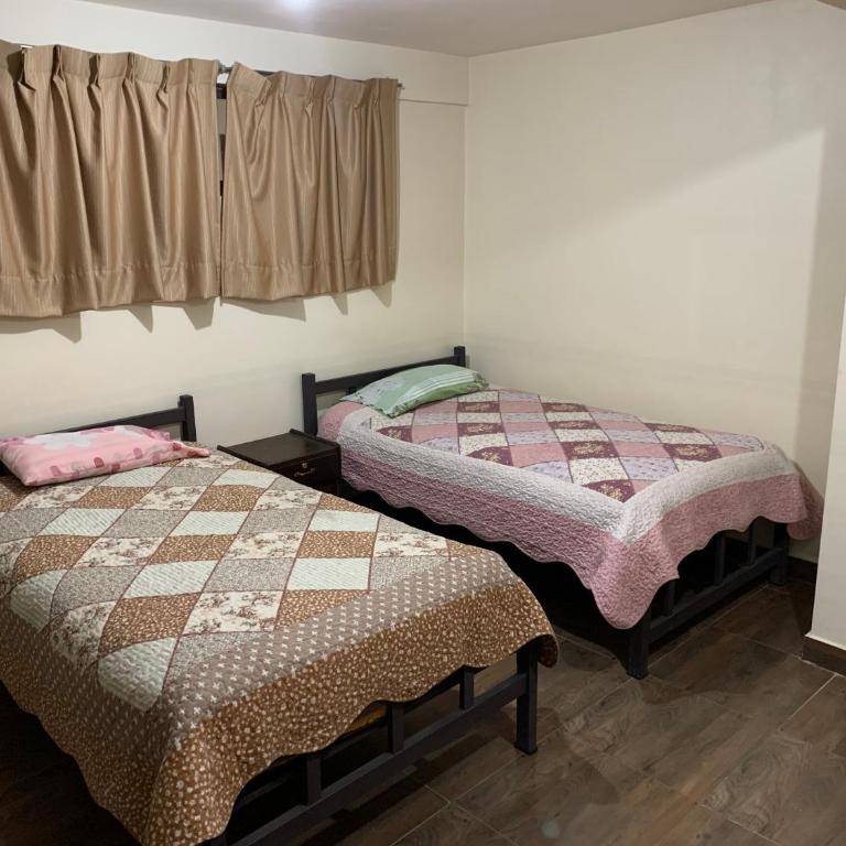 9 de octubre - Habitación Doble con baño privado - 1