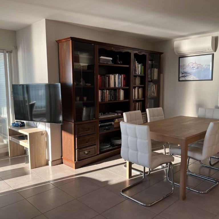 Superbe T3, Clim, Parking, Proche Plage et Commerces - FR-1-702-1 - Appartement - 6