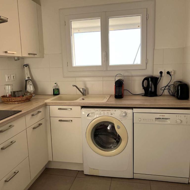 Superbe T3, Clim, Parking, Proche Plage et Commerces - FR-1-702-1 - Appartement - 10