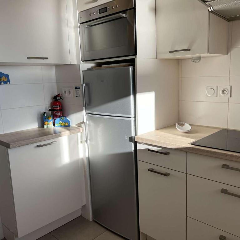 Superbe T3, Clim, Parking, Proche Plage et Commerces - FR-1-702-1 - Appartement - 12