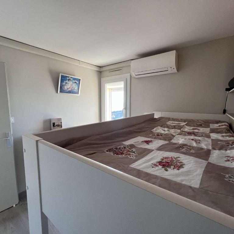 Superbe T3, Clim, Parking, Proche Plage et Commerces - FR-1-702-1 - Appartement - 16