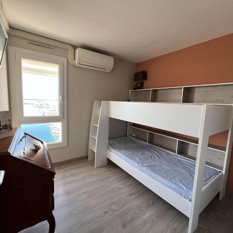 Superbe T3, Clim, Parking, Proche Plage et Commerces - FR-1-702-1 - Appartement - 17
