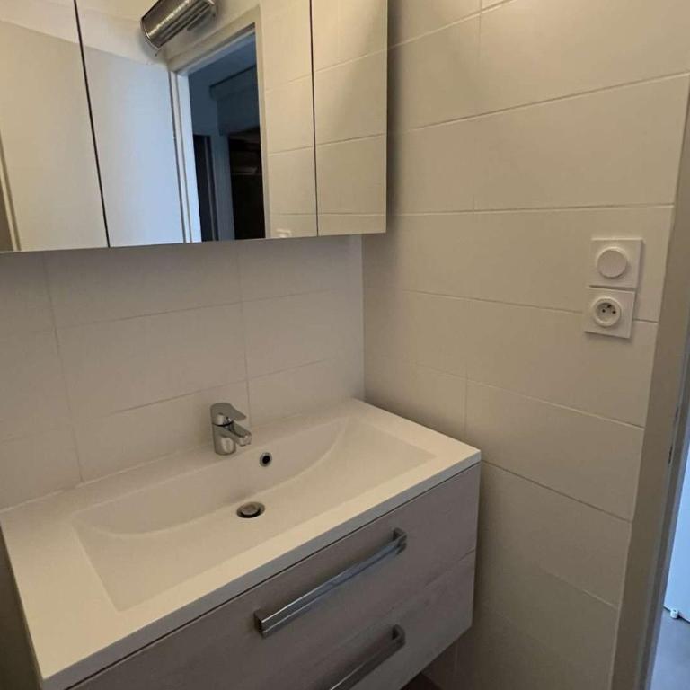 Superbe T3, Clim, Parking, Proche Plage et Commerces - FR-1-702-1 - Appartement - 19