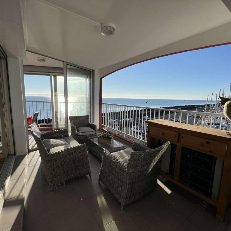 Superbe T3, Clim, Parking, Proche Plage et Commerces - FR-1-702-1 - Appartement - 22
