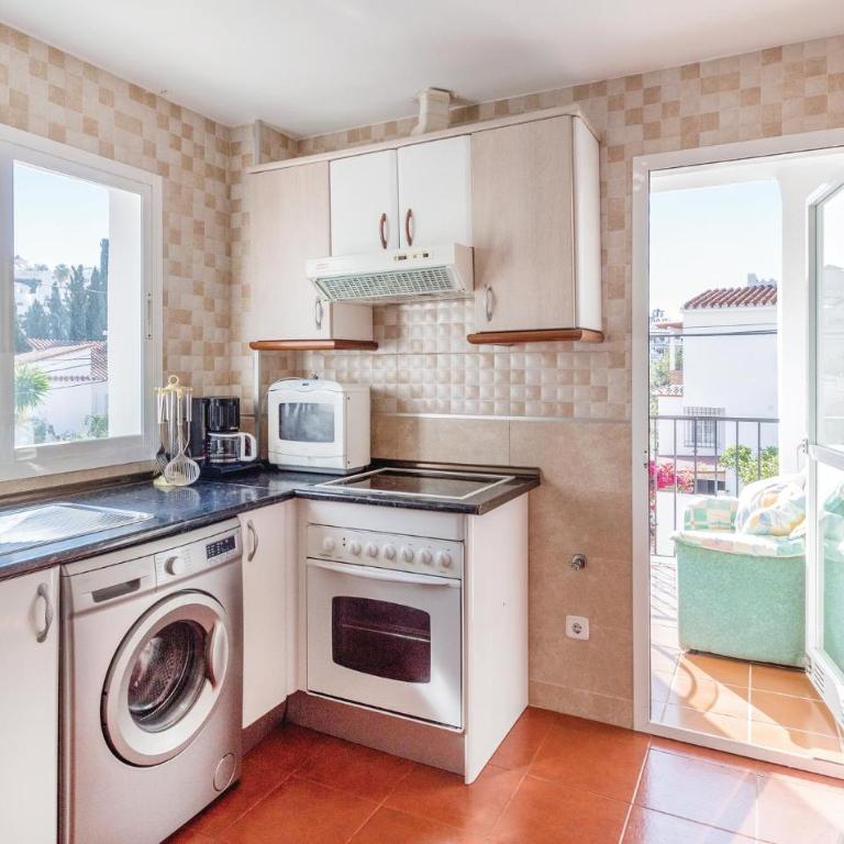Gorgeous Apartment In Nerja - Apartamento de 2 dormitorios - 9