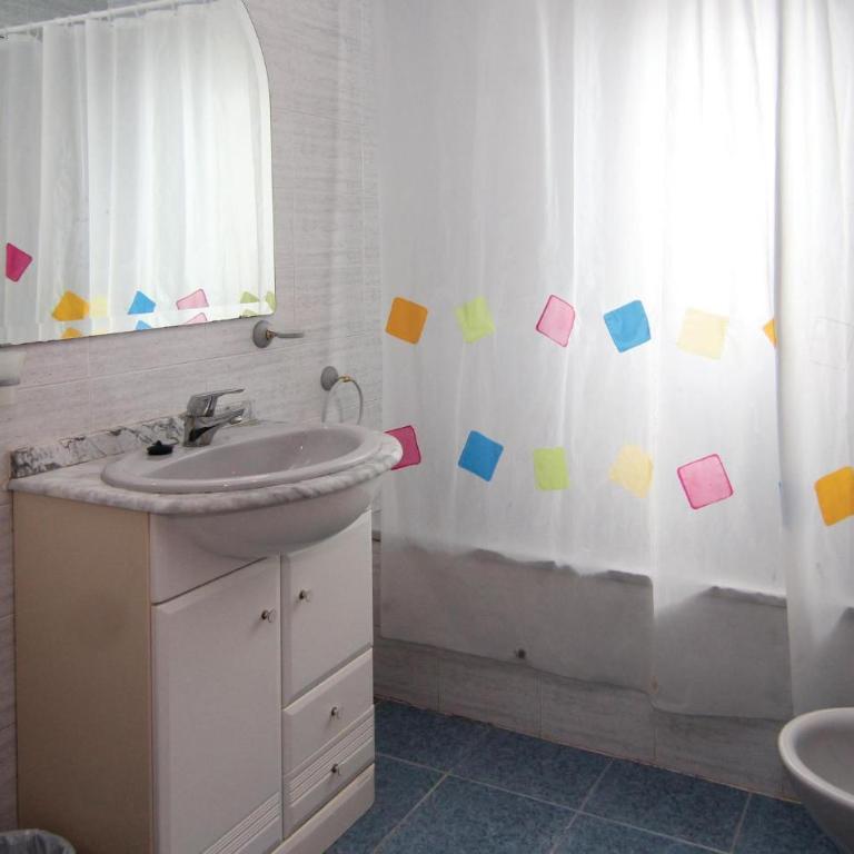 Gorgeous Apartment In Nerja - Apartamento de 2 dormitorios - 14