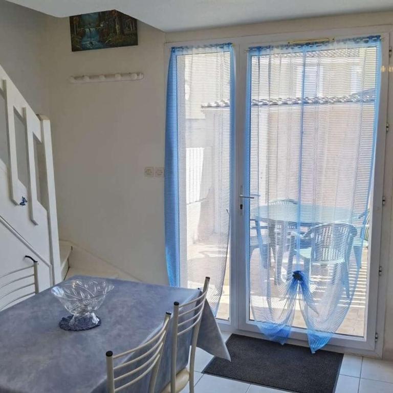 Maison 3 pièces, 5 couchages avec terrasse et piscine, parking privé, à Marseillan - FR-1-326-705 - Maison de Vacances - 7