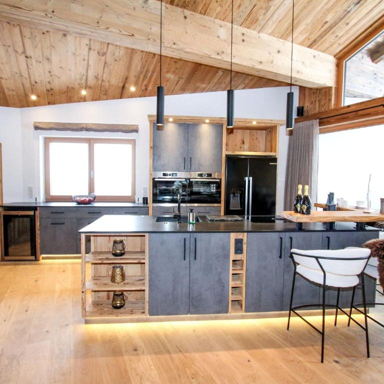 Chalet in Königsleiten near Ski Lift Zillertal - Superior Chalet - 4