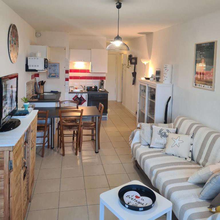 Chez Tifenn - Apartment with Sea View - 16