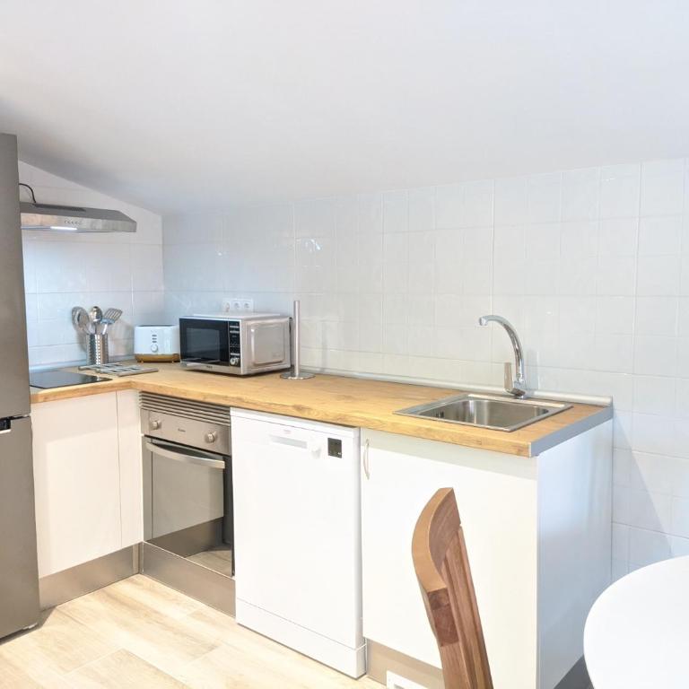 Apartamentos Baldenora - Two-Bedroom Apartment - 9