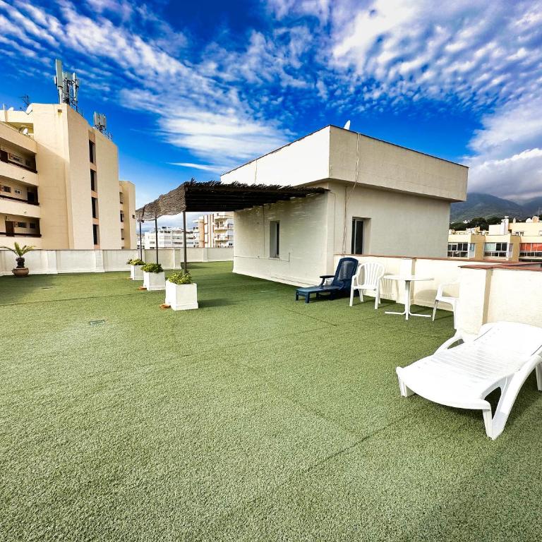 Central Two Bedroom Apartment on the Second Line of the Beach in Marbella. - Apartamento de 2 dormitorios - 33