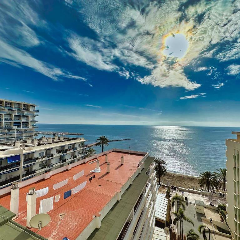 Central Two Bedroom Apartment on the Second Line of the Beach in Marbella. - Apartamento de 2 dormitorios - 36
