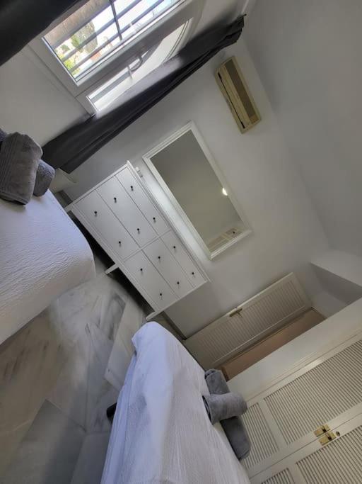 Luxury 4 bed townhouse Duquesa with breathtaking views close to Port and Beach - Apartamento - 31